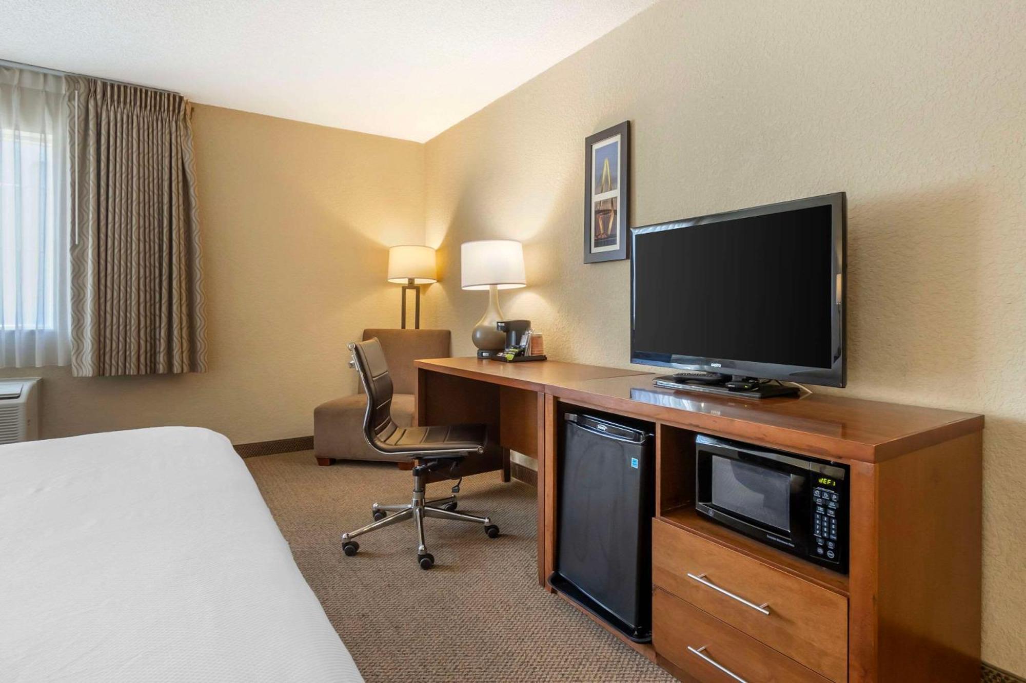 Comfort Inn & Suites Airport Convention Center North Charleston Kültér fotó